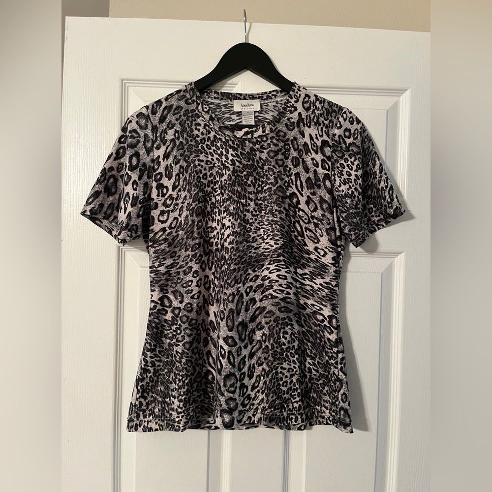 Neiman Marcus Exclusive.Women’s Top.Animal Print. Size Medium.New without Tags.